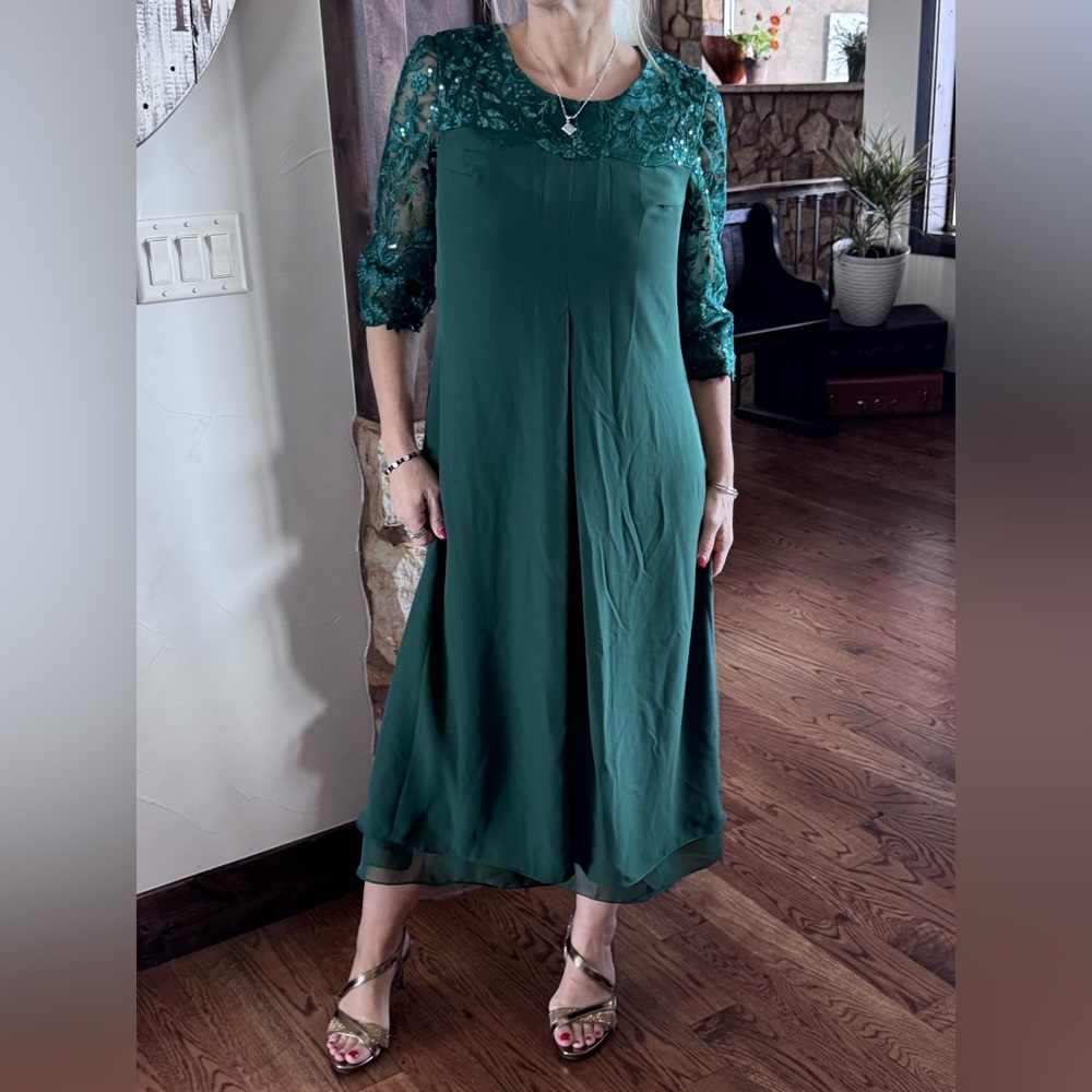 JJ’s House NWT MOB/G dress. Tea length